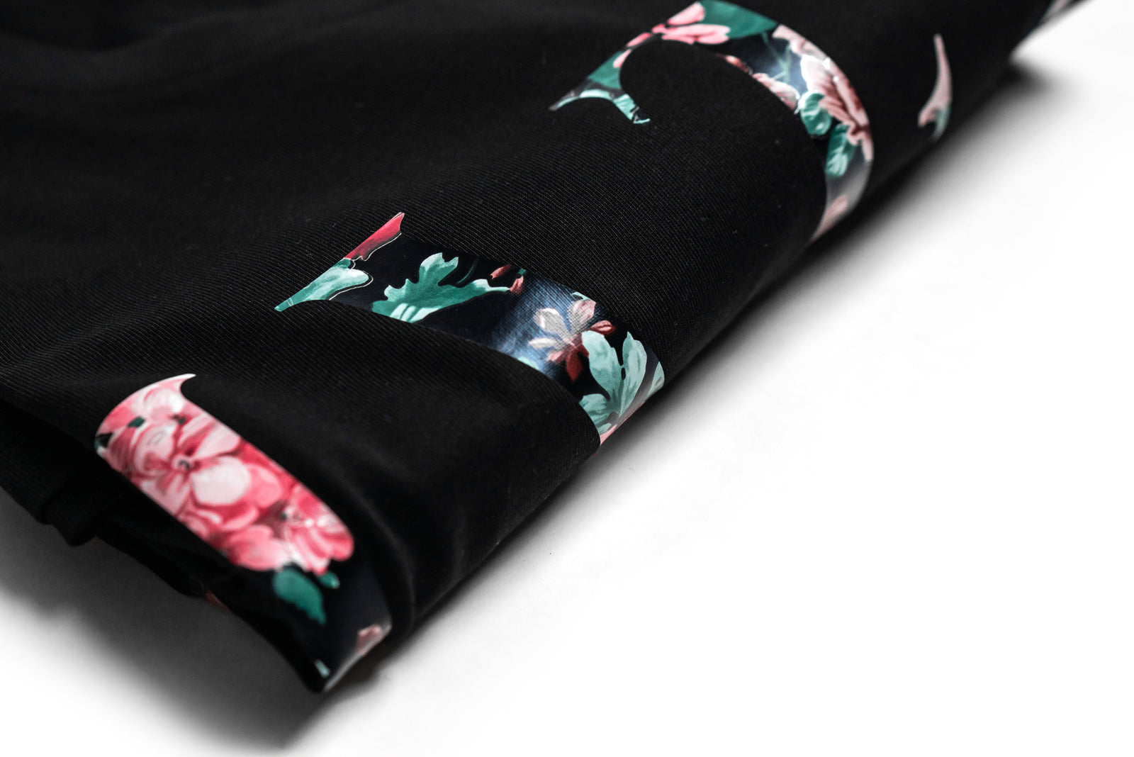 Echo Noir Scallop Tee - Black