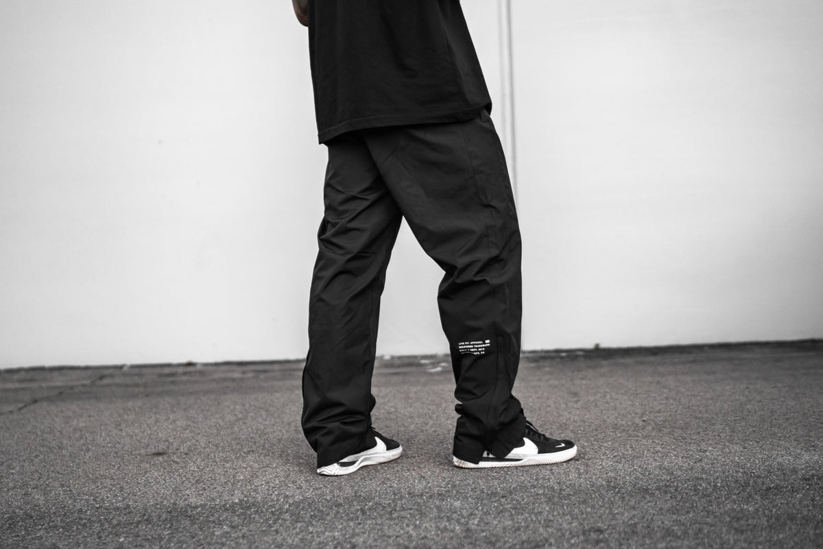 Breakers - Black/Gold