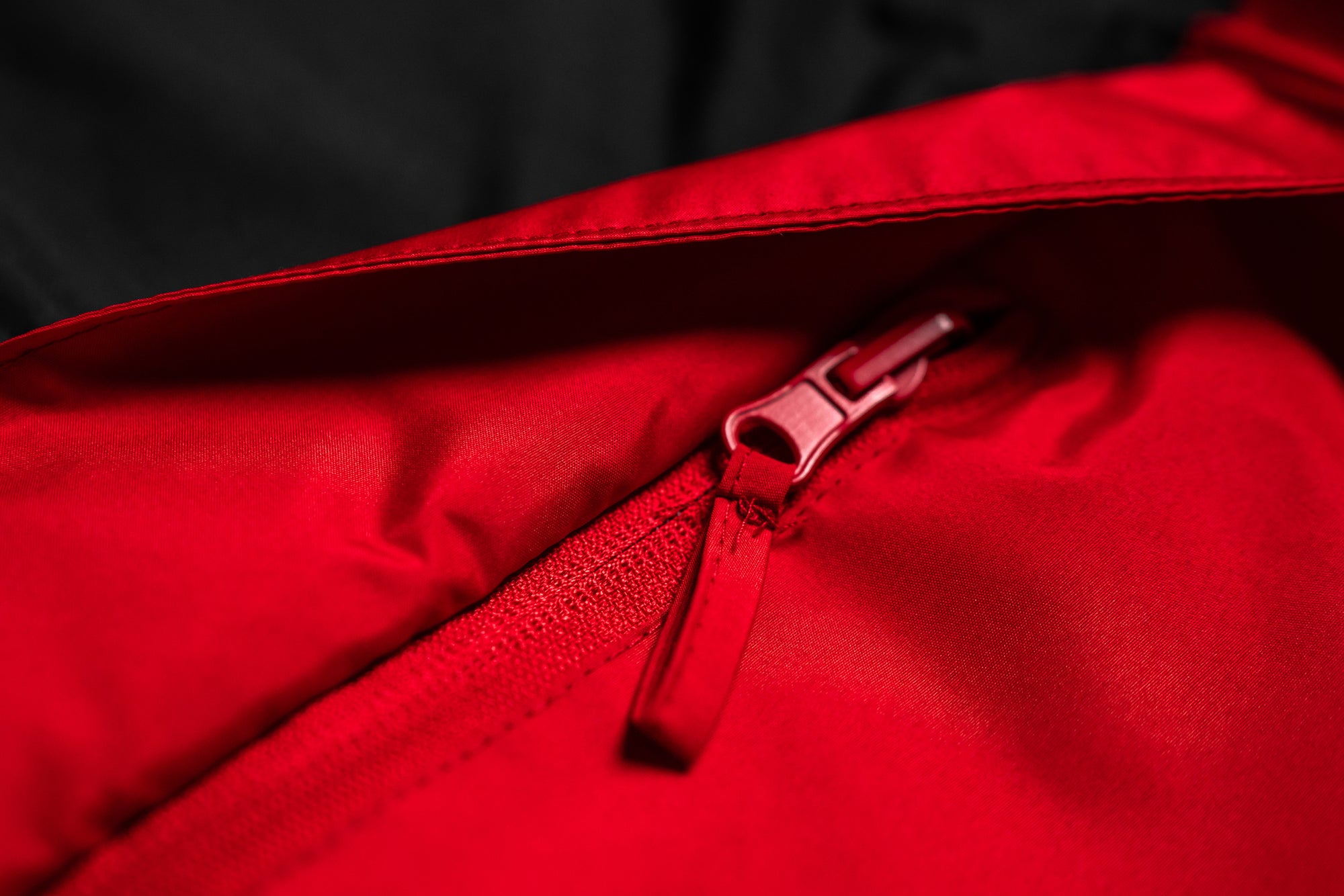 Division Anorak Jacket - Black / Red