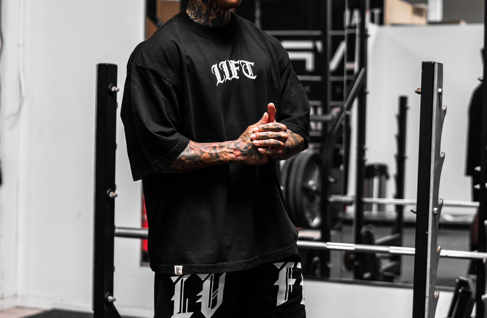 Gotham Pump Tee - Black