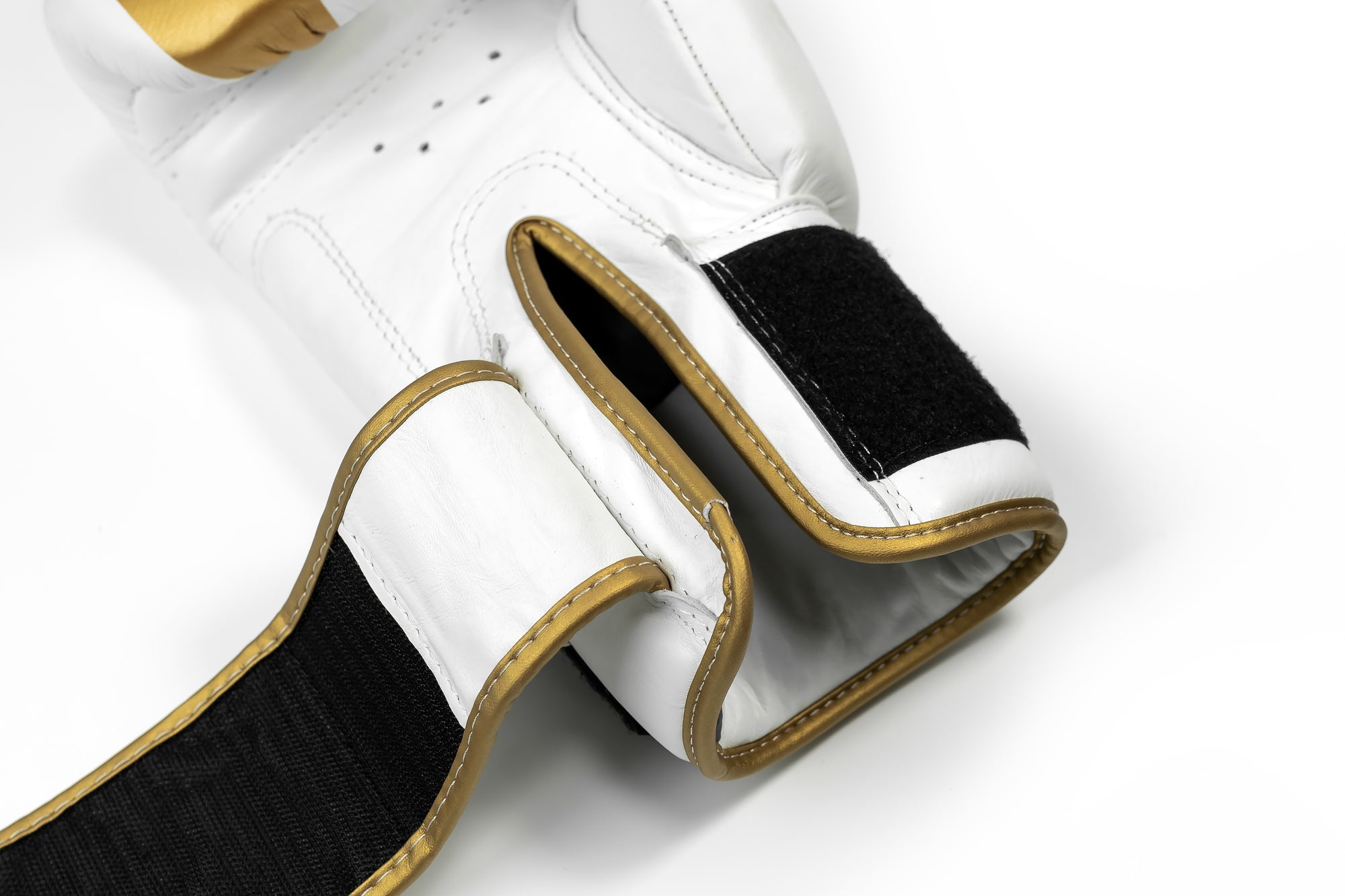 Thai Boxing Gloves - White/Gold